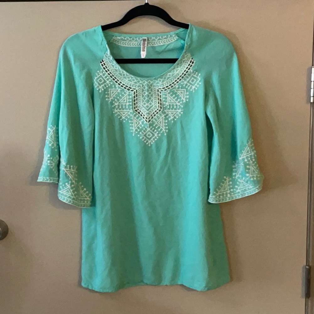 Size small Monoreno tunic